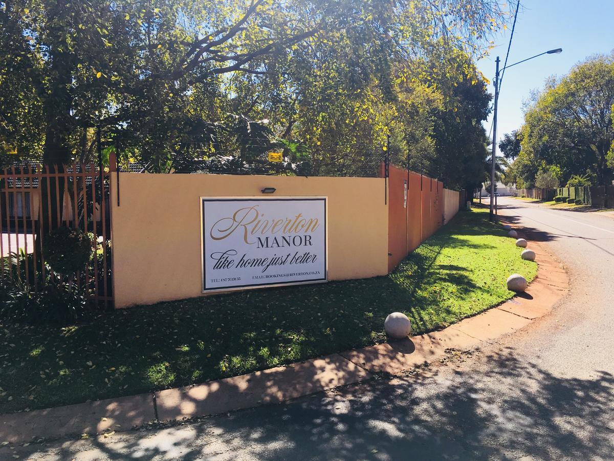 Riverton Manor Centurion Exterior photo